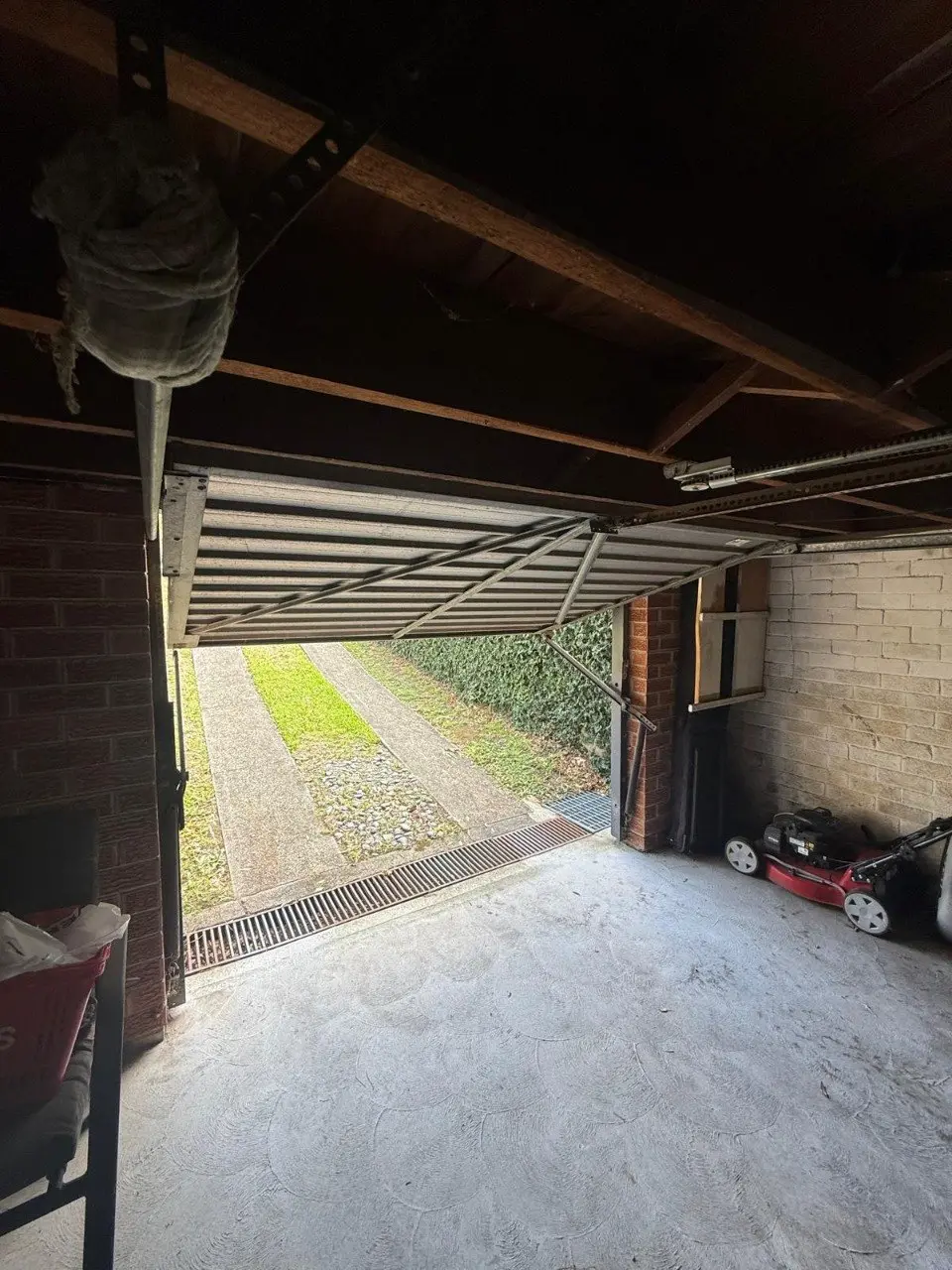 Garage Door Repairs in Tregear