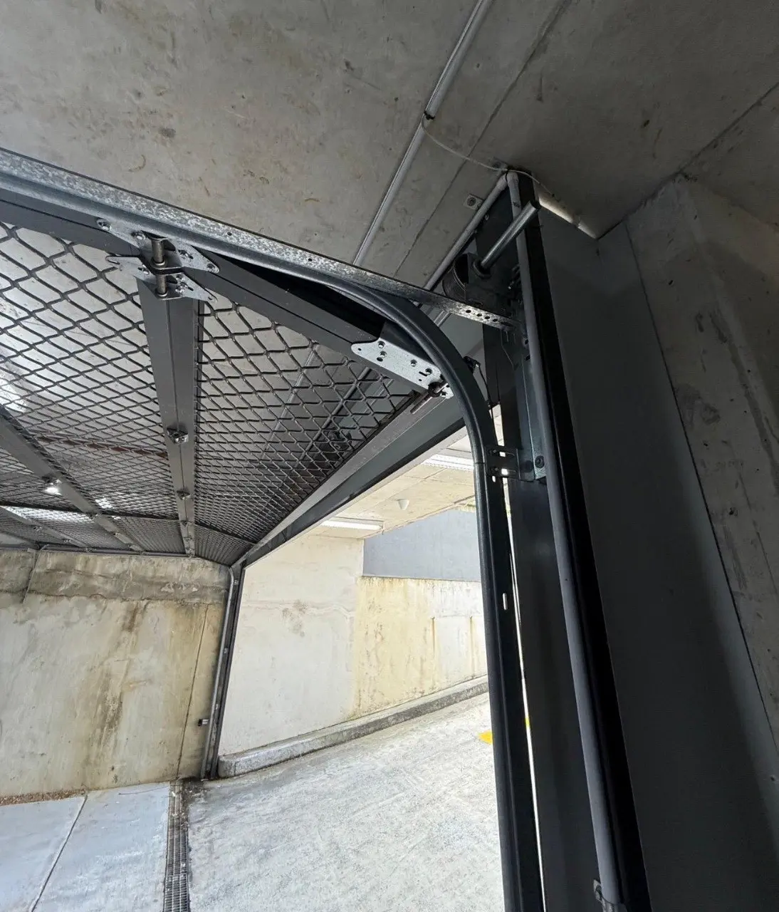 Garage Door Repairs in Lethbridge Park